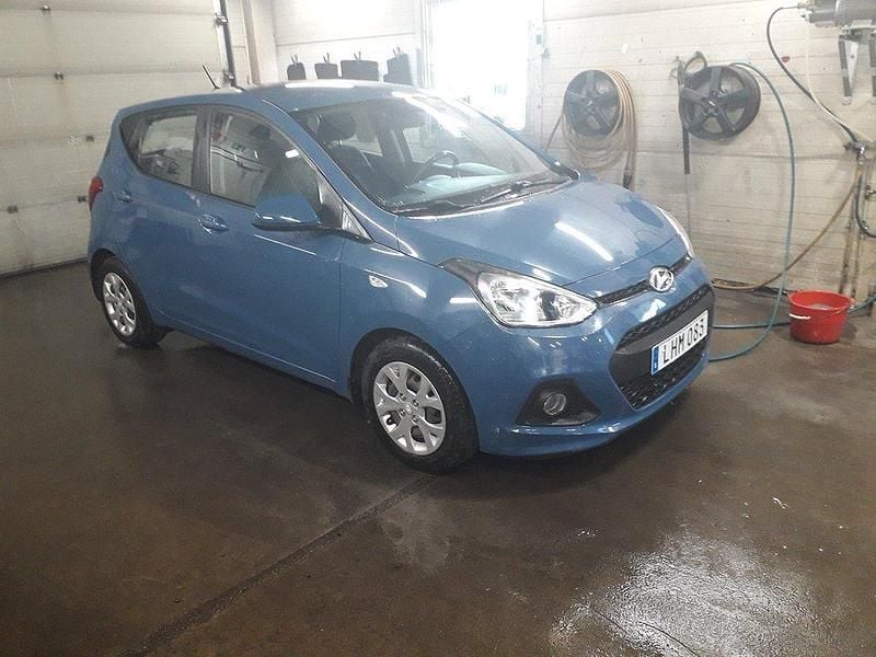 Ljusblå Begagnad 2014 Hyundai i10 Halvkombi | 58 800 kr (Marknadspris) - Bild 1/4