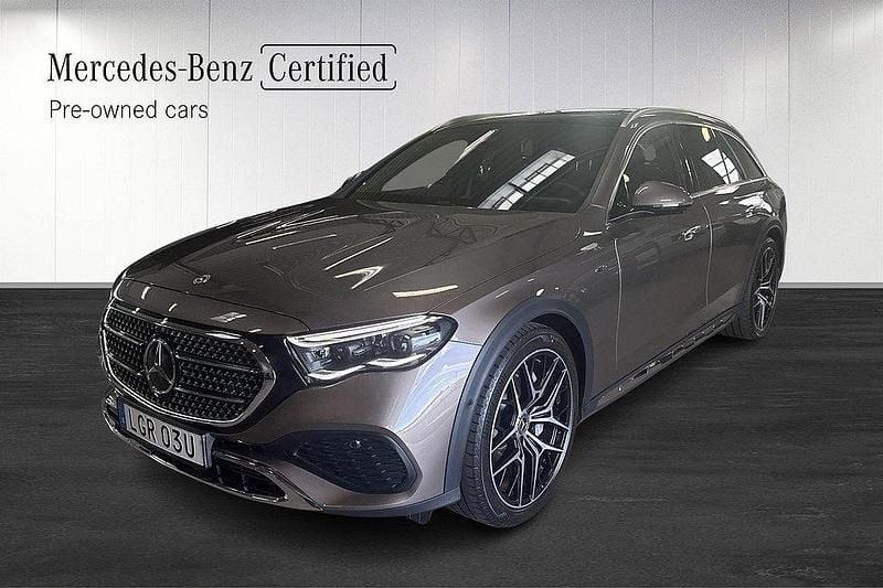 Brun Begagnad 2024 Mercedes E300 Kombi | 854 000 kr - Bild 1/4