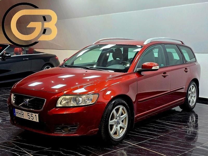 Röd Begagnad 2008 Volvo V50 Summum Kombi | 49 900 kr - Bild 1/4