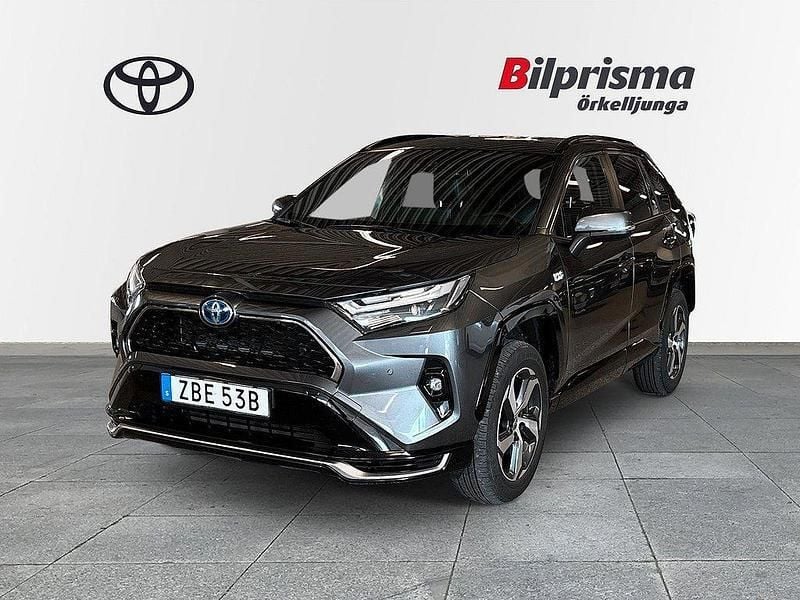 Mörkgrå Begagnad 2023 Toyota RAV4 Hybrid Edition SUV | 449 900 kr (Marknadspris) - Bild 1/4