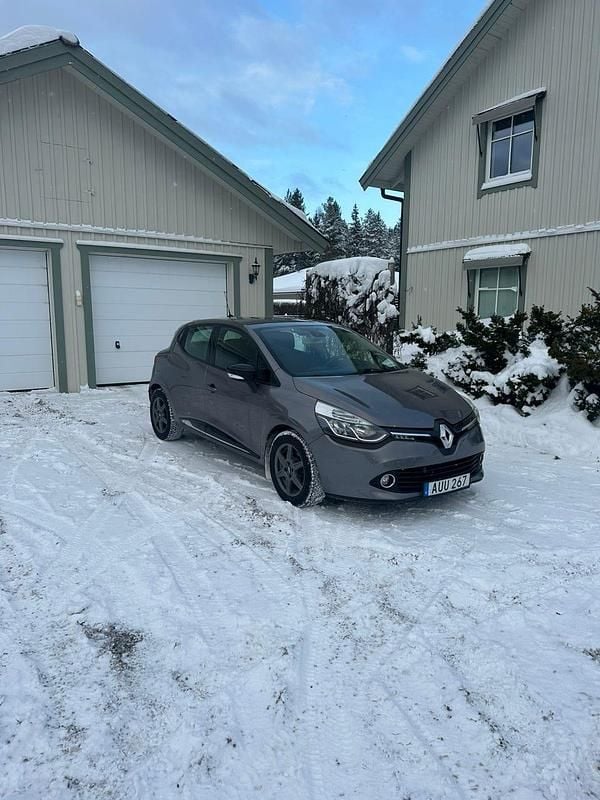 Begagnad 2013 Renault Clio IV Halvkombi | 62 000 kr (Marknadspris) - Bild 1/2