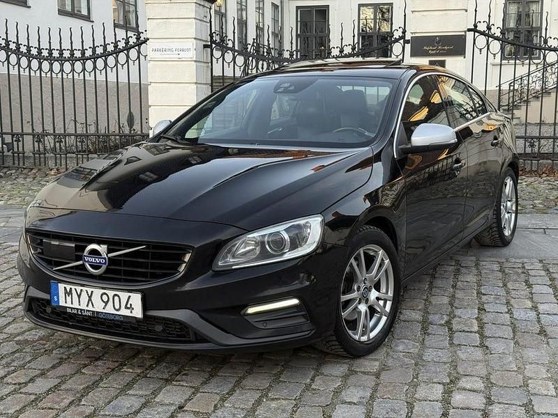 Begagnad 2016 Volvo S60 R-Design Sedan | 139 000 kr - Bild 1/4