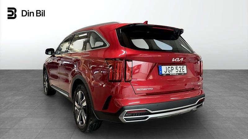 Begagnad Kia Sorento 180 HK (132 kW) 2023 Röd SUV