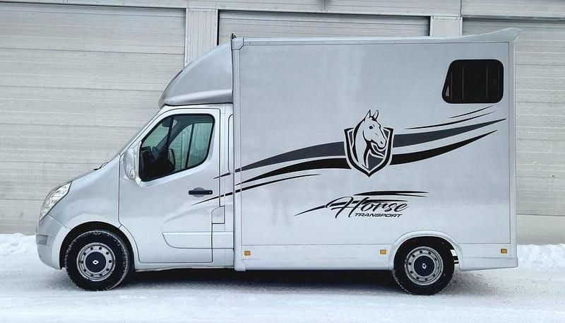 Begagnad Renault Master 125 HK (91 kW) 2011 Silver