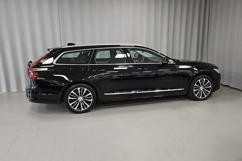 Begagnad Volvo V90 2023 Svart Kombi
