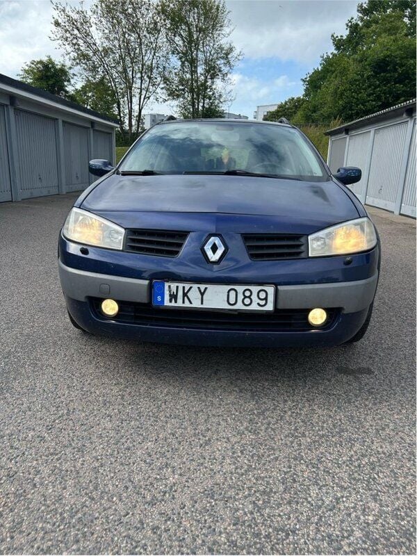 Blå Begagnad 2005 Renault Mégane GrandTour Kombi | 14 000 kr - Bild 1/4