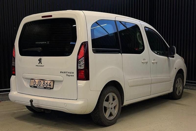 Begagnad Peugeot Partner Tepee 120 HK (88 kW) 2014 Vit Minibuss