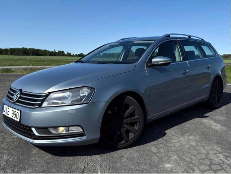 Grå Begagnad 2011 VW Passat Kombi | 54 900 kr (Marknadspris) - Bild 1/4