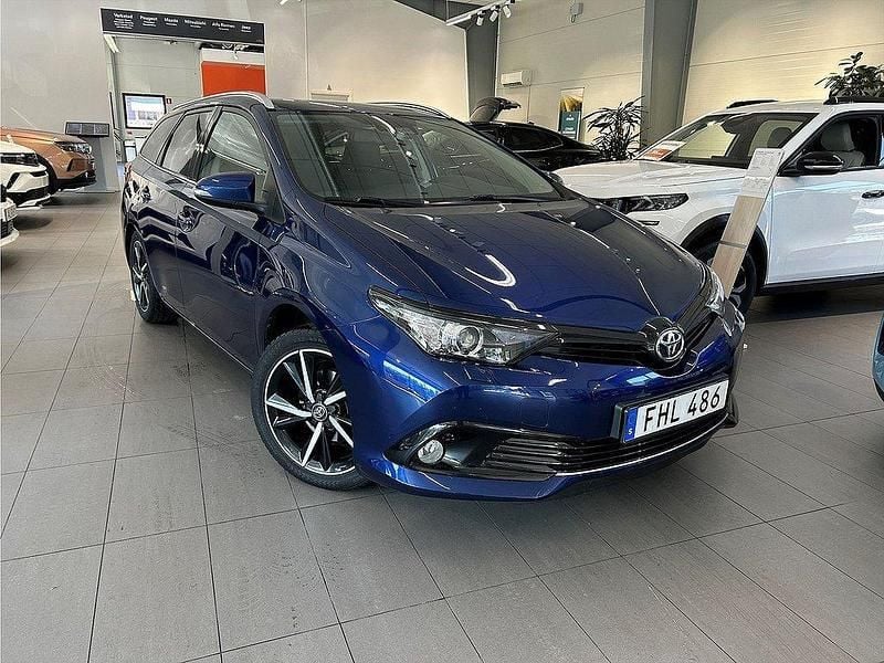 Mörkblå Begagnad 2018 Toyota Auris Comfort Kombi | 179 900 kr (Lite dyr) - Bild 1/4