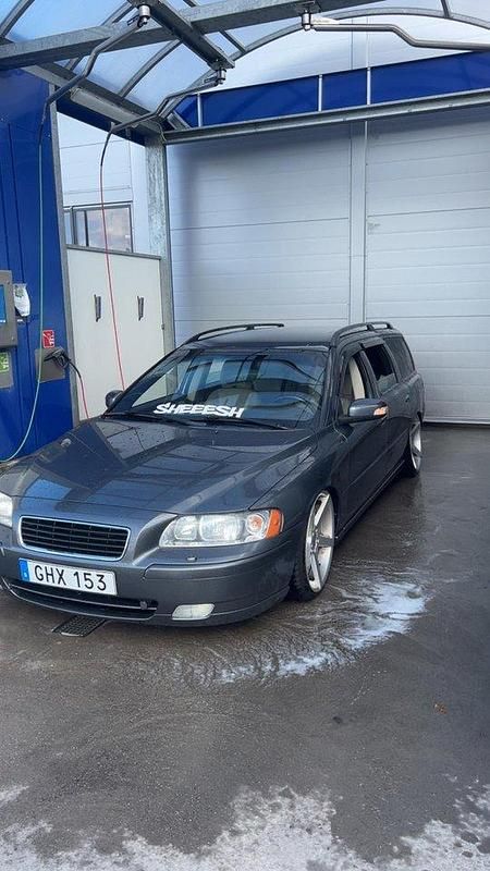 Grå Begagnad 2008 Volvo V70 Standard Kombi | 45 000 kr (Dyr) - Bild 1/1