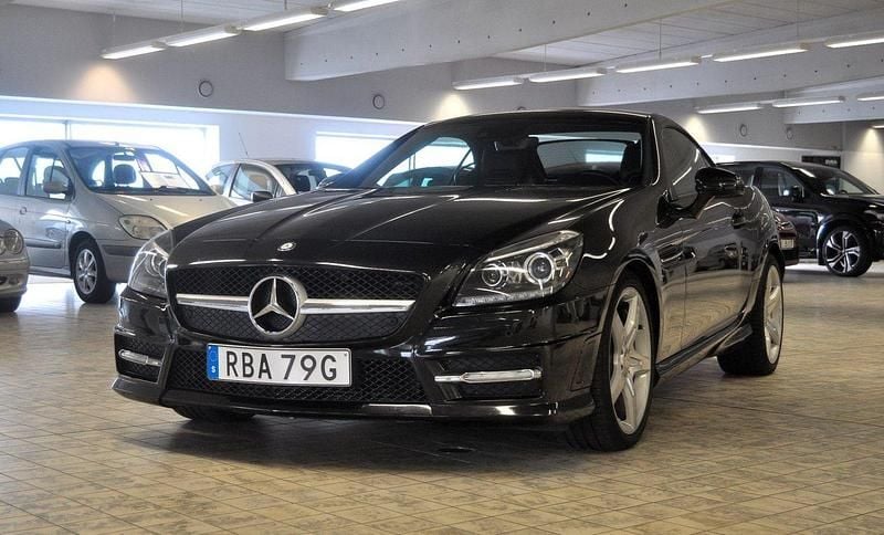Svart Begagnad 2012 Mercedes SLK250 AMG Cab | 235 999 kr - Bild 1/4