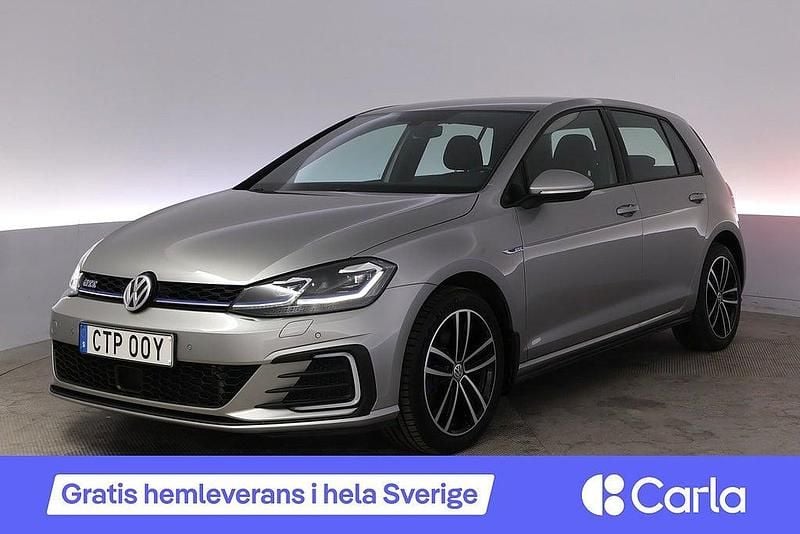 Silver Begagnad 2020 VW Golf VIII GTE Halvkombi | 251 900 kr (Marknadspris) - Bild 1/4