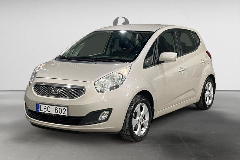 Silver Begagnad 2010 Kia Venga Comfort Halvkombi | 44 900 kr (Marknadspris) - Bild 1/3
