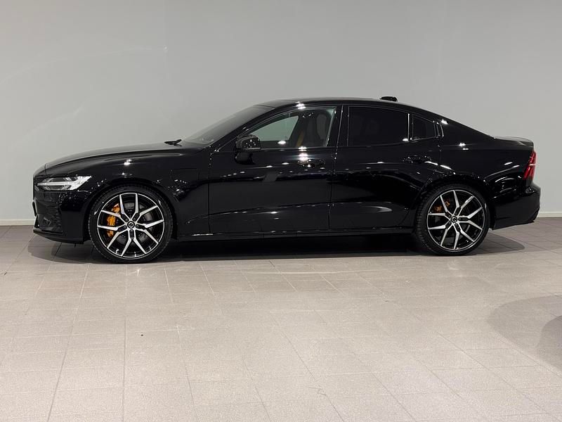 Begagnad Volvo S60 455 HK (334 kW) 2022 Svart Sedan
