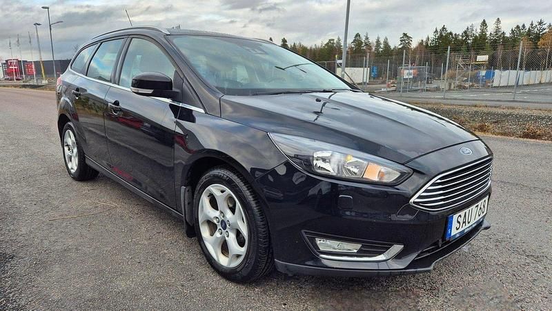Svart Begagnad 2016 Ford Focus Titanium Kombi | 64 900 kr (Superpris) - Bild 1/4