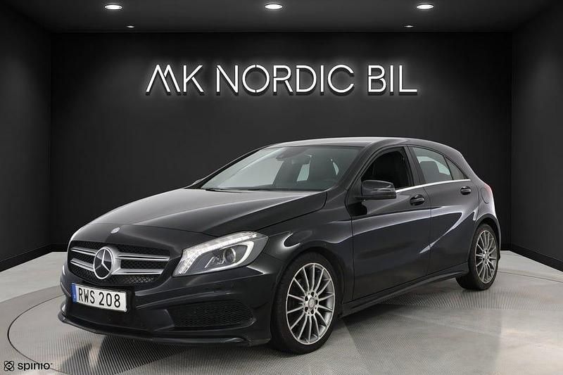 Svart Begagnad 2013 Mercedes A180 AMG line Halvkombi | 129 900 kr (Marknadspris) - Bild 1/4