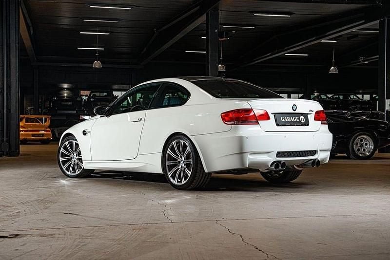 Begagnad BMW M3 421 HK (309 kW) 2007 Vit Sportkupé