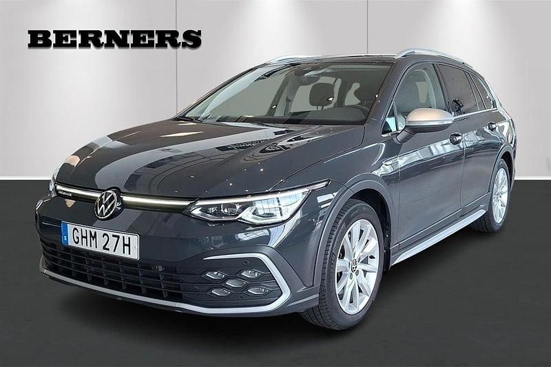 Grå Begagnad 2022 VW Golf Alltrack Kombi | 324 800 kr (Marknadspris) - Bild 1/4