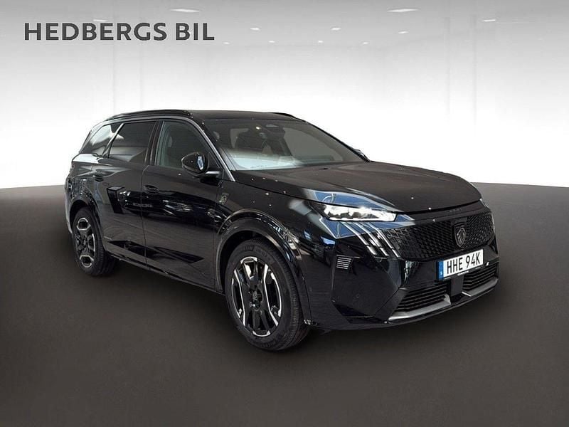 Svart Begagnad 2025 Peugeot e-5008 Ultimate SUV | 569 900 kr (Marknadspris) - Bild 1/4
