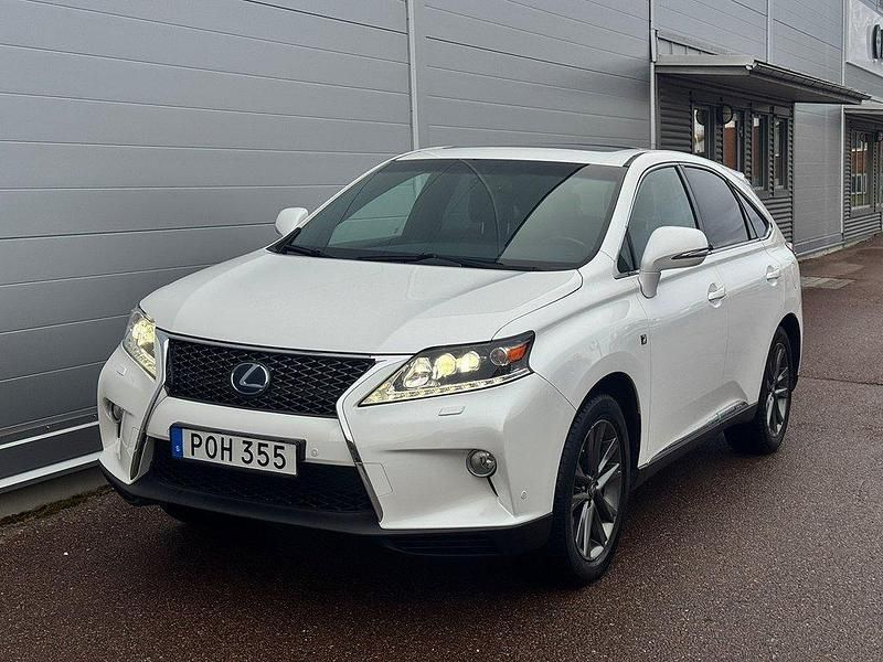 Röd Begagnad 2011 Lexus RX450h Luxury Line SUV | 179 900 kr - Bild 1/4