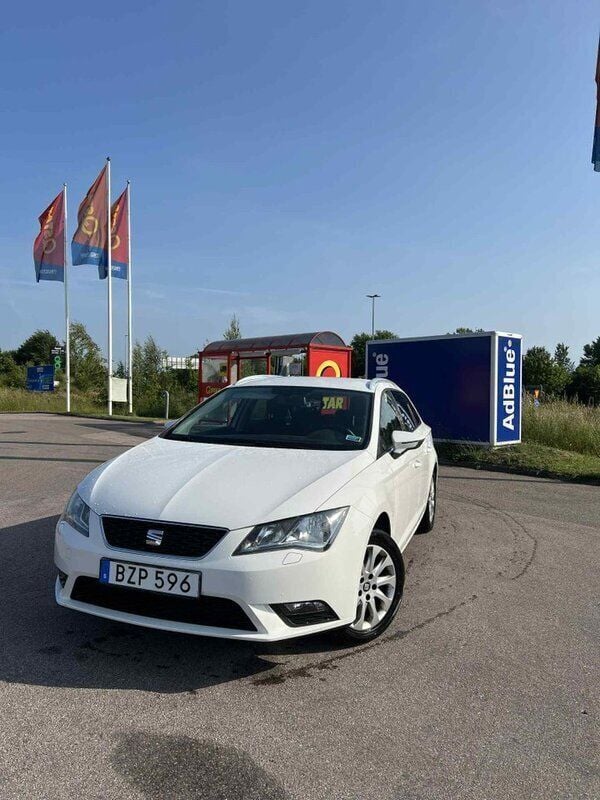 Vit Begagnad 2015 Seat Leon ST Style Kombi | 95 000 kr (Bra pris) - Bild 1/4