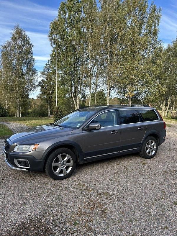 Grå Begagnad 2011 Volvo XC70 Summum Kombi | 54 900 kr (Marknadspris) - Bild 1/4