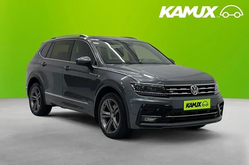 Silver/grå Begagnad 2021 VW Tiguan Allspace R-line SUV | 309 700 kr (Bra pris) - Bild 1/4