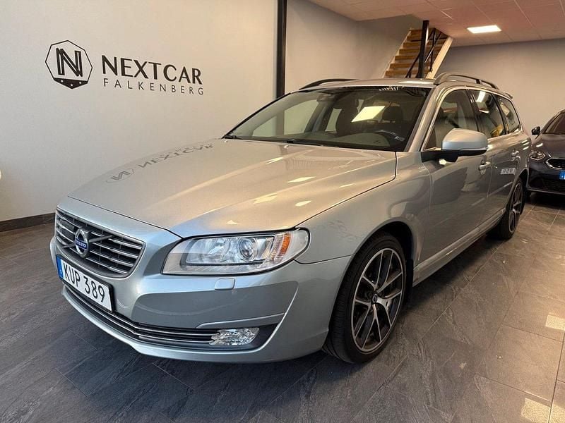 Silver (electric silver) Begagnad 2016 Volvo V70 Momentum Kombi | 124 900 kr (Marknadspris) - Bild 1/4