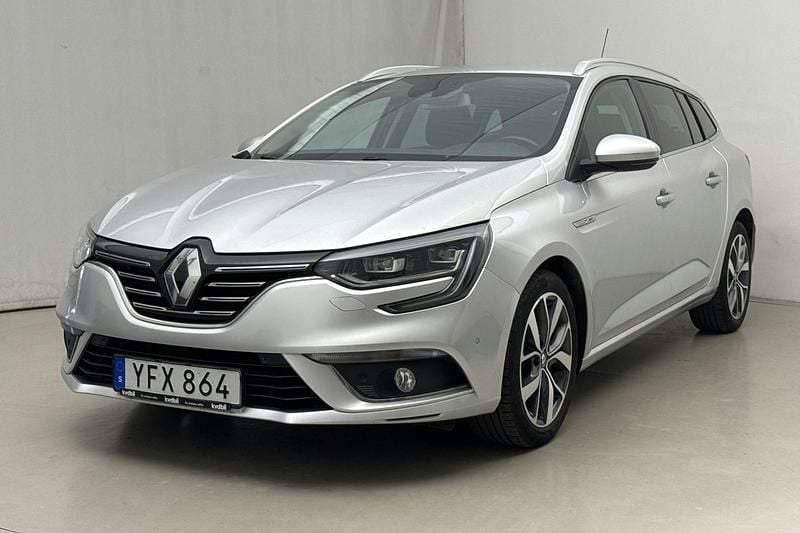 Silver Begagnad 2017 Renault Mégane IV Bose Edition Kombi | 99 800 kr (Bra pris) - Bild 1/4