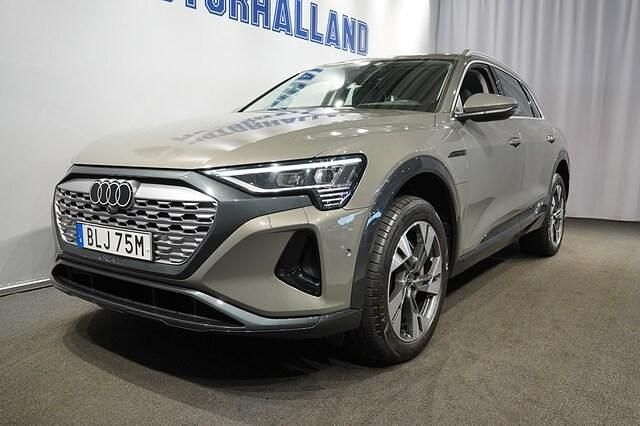 Begagnad Audi Q8 e-tron Proline 253 kW (344 HK) 2023 Chronosgrå metallic SUV