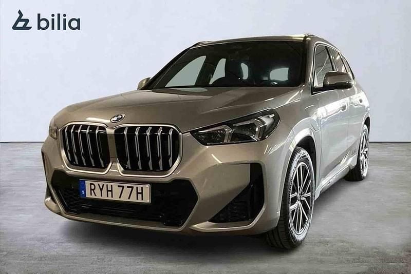 Grå Begagnad 2025 BMW X1 SUV | 599 000 kr - Bild 1/1