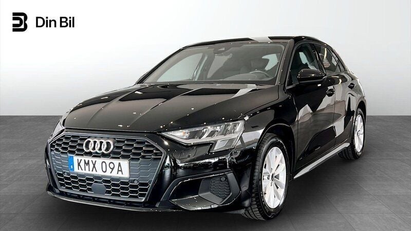 Svart Begagnad 2022 Audi A3 Sportback Proline Halvkombi | 229 000 kr (Marknadspris) - Bild 1/4