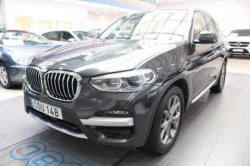 Grå Begagnad 2020 BMW X3 SUV | 389 900 kr (Marknadspris) - Bild 1/4