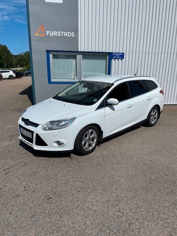Vit Begagnad 2013 Ford Focus Titanium Kombi | 56 000 kr (Bra pris) - Bild 1/4