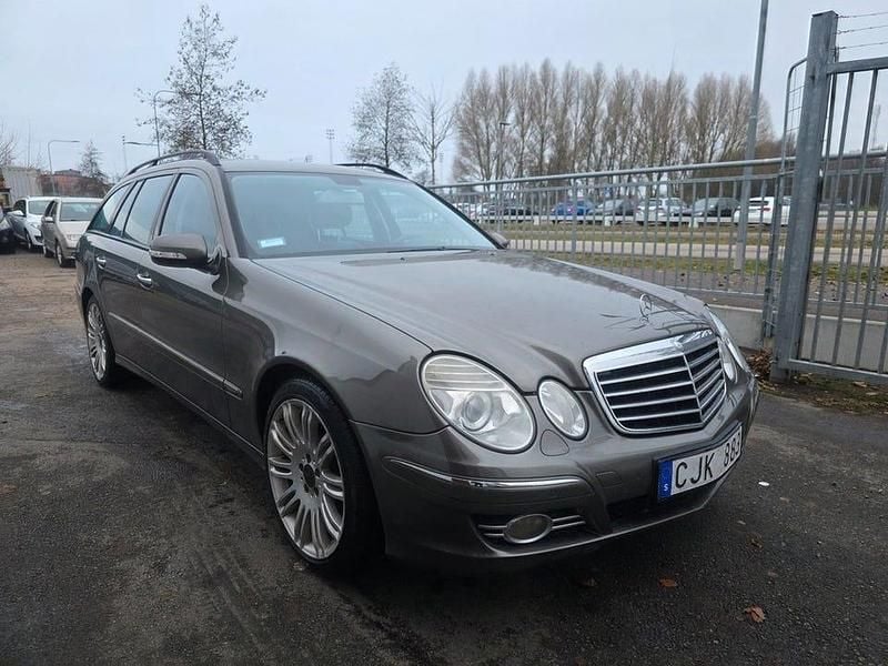 Silver Begagnad 2009 Mercedes E220 Avantgarde Kombi | 59 000 kr (Superpris) - Bild 1/4