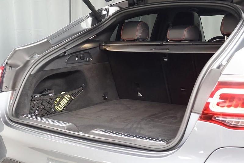 Begagnad Mercedes GLC300 AMG Line Premium Plus 320 HK (235 kW) 2023 Grå Sportkupé