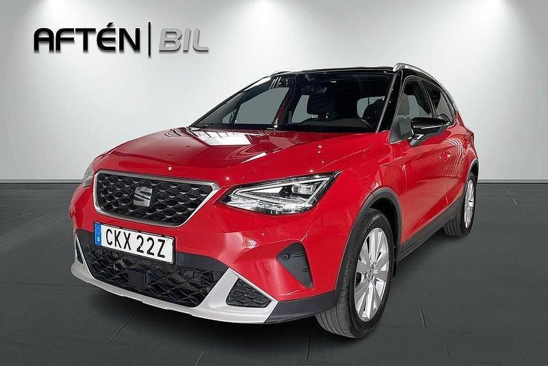 Röd (vit) Begagnad 2022 Seat Arona Beats SUV | 189 800 kr (Marknadspris) - Bild 1/3