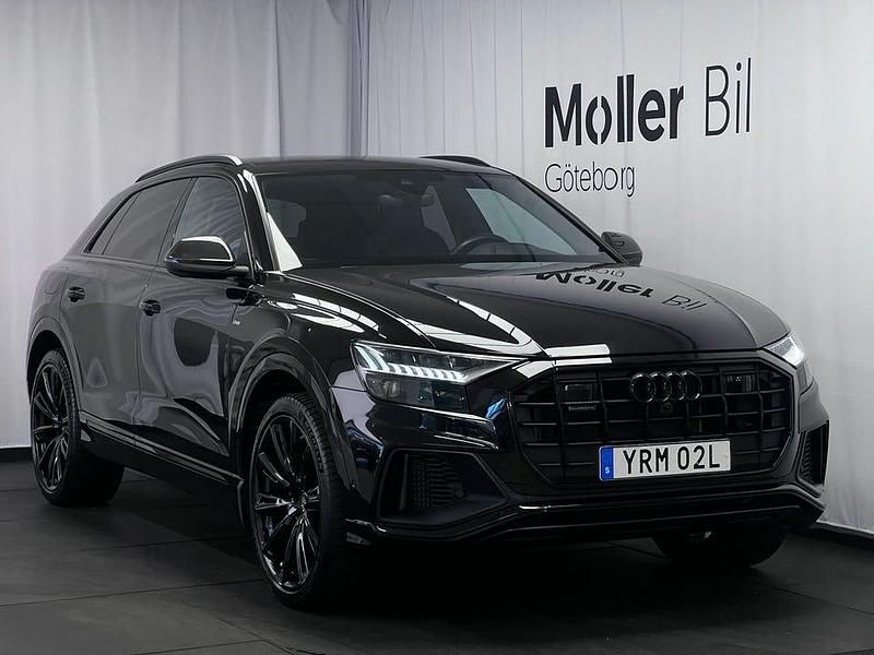 Mytsvart metallic Begagnad 2022 Audi Q8 Competition SUV | 609 900 kr - Bild 1/3