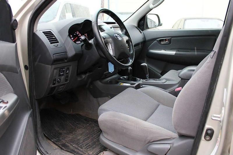 Begagnad Toyota HiLux 171 HK (125 kW) 2012 Brun Pickup