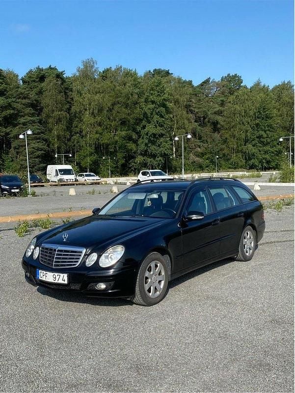 Svart Begagnad 2008 Mercedes E220 Kombi | 47 000 kr (Marknadspris) - Bild 1/4