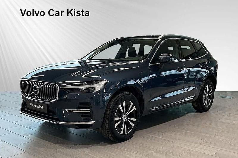 Mörkblå Begagnad 2022 Volvo XC60 Core SUV | 459 900 kr (Bra pris) - Bild 1/3