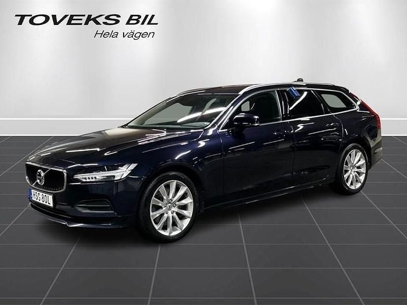 Mörkblå Begagnad 2019 Volvo V90 Momentum Kombi | 229 900 kr (Bra pris) - Bild 1/4