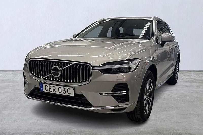 Silver Begagnad 2024 Volvo XC60 Core SUV | 509 900 kr (Marknadspris) - Bild 1/4