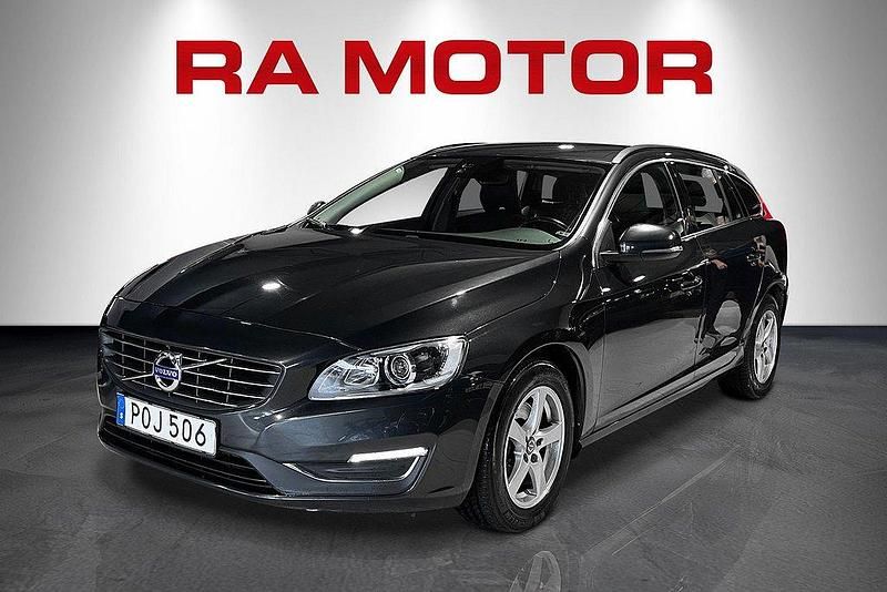 Grå Begagnad 2016 Volvo V60 Momentum Kombi | 169 900 kr (Marknadspris) - Bild 1/4
