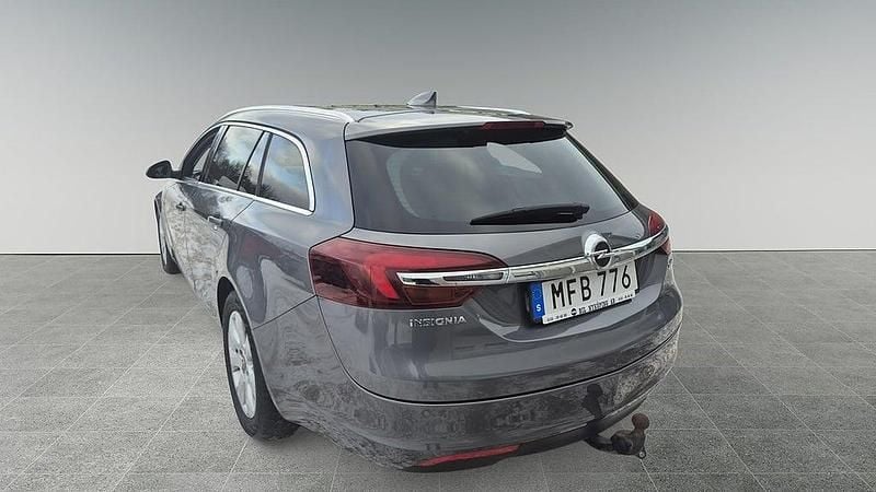 Begagnad Opel Insignia Business 170 HK (125 kW) 2017 Grå Kombi