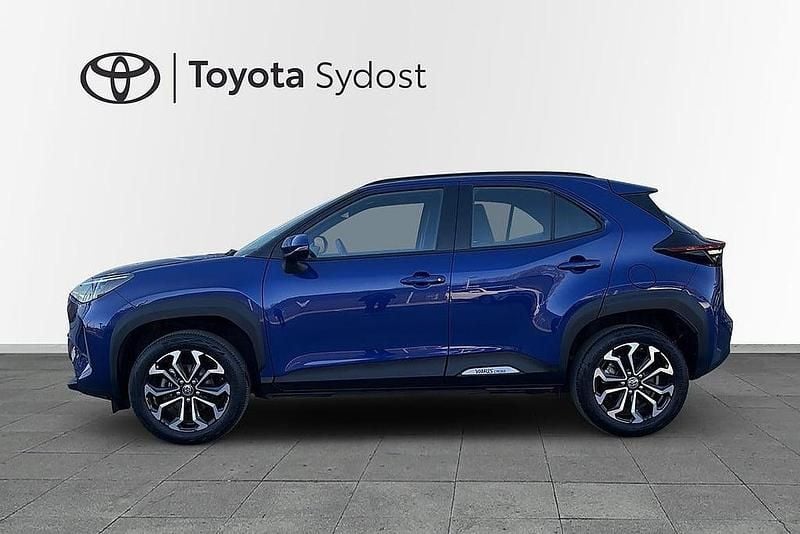Begagnad Toyota Yaris Cross Active 92 HK (67 kW) 2023 Mörkblå SUV