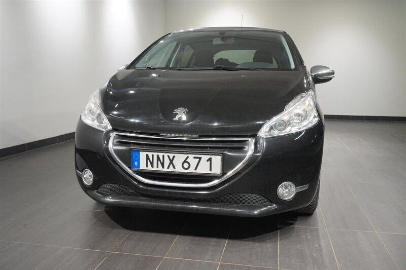 Svart perla Begagnad 2014 Peugeot 208 Active Halvkombi | 54 900 kr (Marknadspris) - Bild 1/2