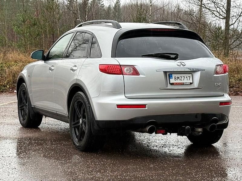 Begagnad Infiniti FX45 320 HK (235 kW) 2003 Silver SUV
