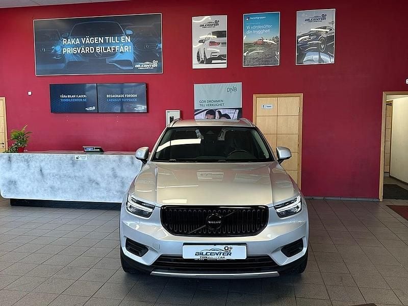 Begagnad Volvo XC40 Momentum 150 HK (110 kW) 2018 Silver SUV