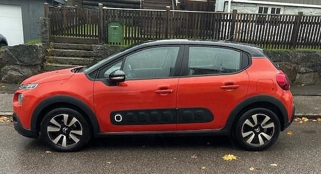 Orange Begagnad 2016 Citroën C3 PureTech Halvkombi | 79 000 kr (Lite dyr) - Bild 1/4